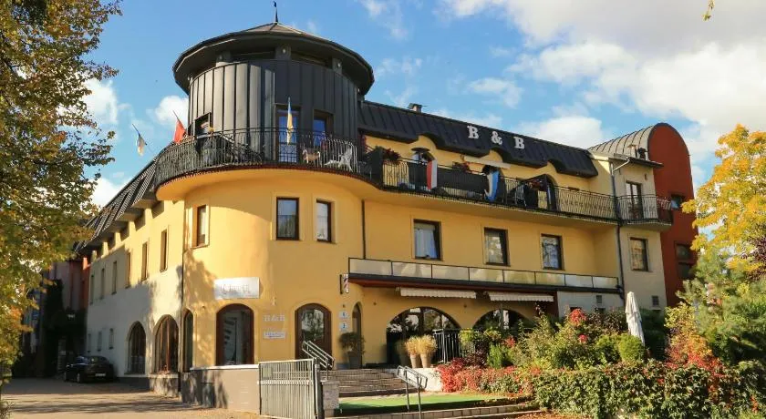 B & B Tomula - Image 1