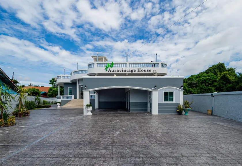 Auravintage House - Image 1