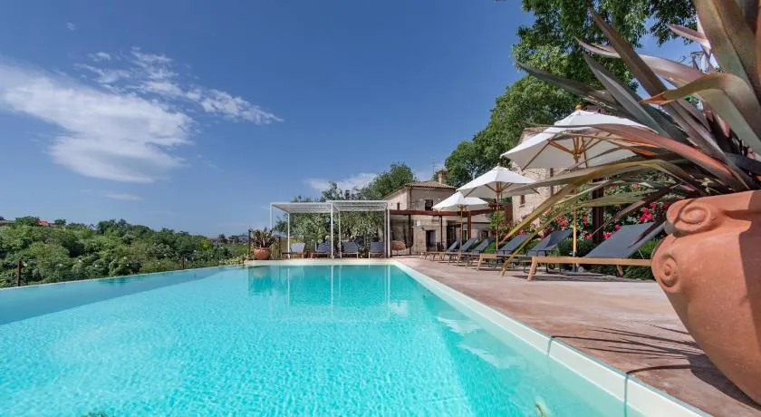 Borgo Baccile by Vini Fantini - Image 1