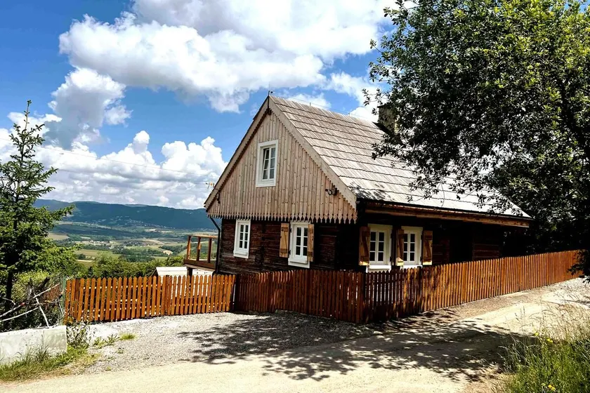 120 letnia ChataBarutka w Górach z jacuzzi i sauną - Image 1