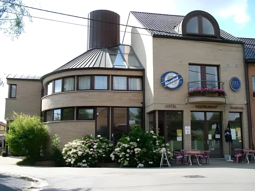 Alsput Hotel - Image 1