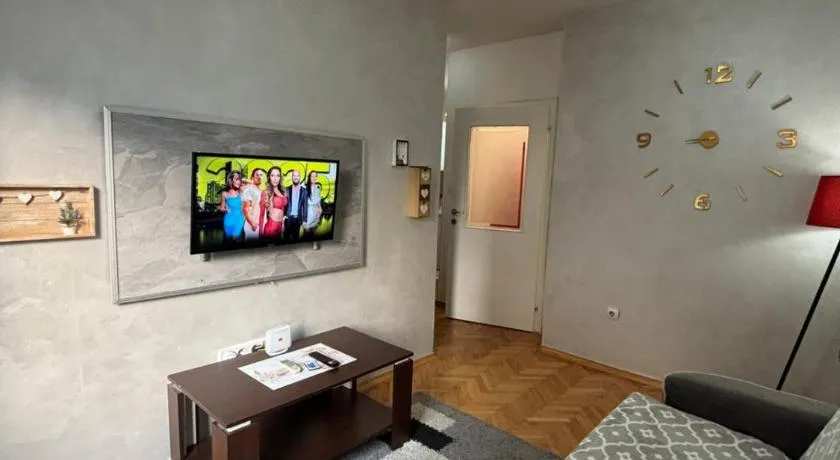 Apartman kod autobuske - Image 1