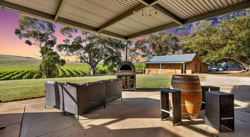 Norm's Vineyard Retreat - Image 1