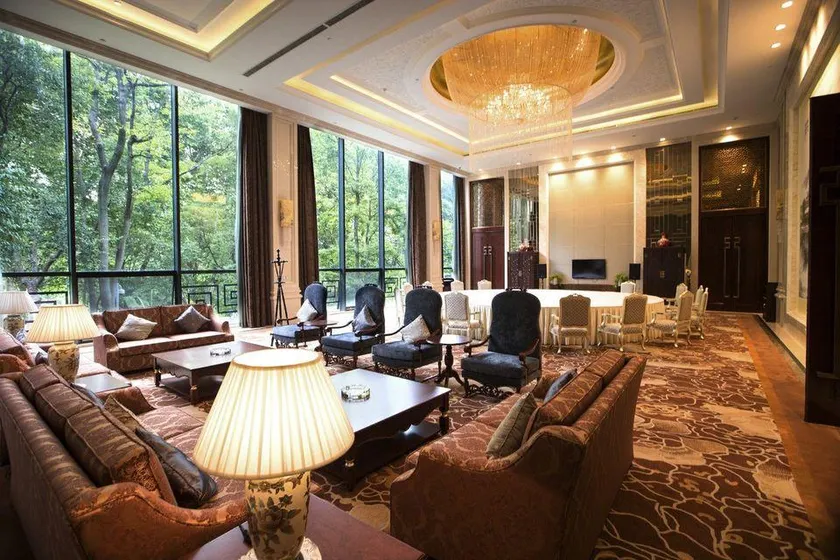 Huaxi Hotel - Image 1