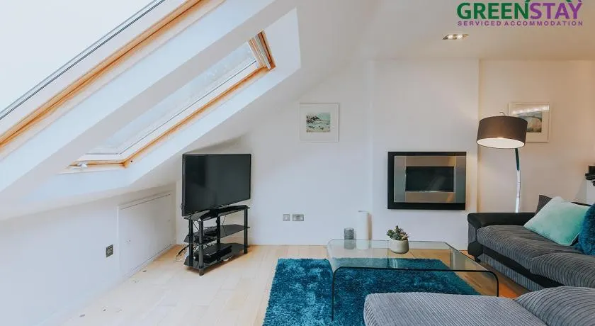 "The Penthouse Newquay" by Greenstay Serviced Accommodation - Spacious 3 Bed 3 Bath Apt with Sea Views, Sun Terrace & Private Parking - Perfect For Families, Small Groups & Business Travellers - 5 Mins To Beaches, Shops & Restaurants - Dog Friendly - Image 1