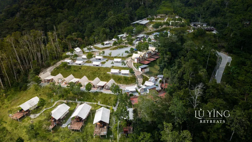 Lù Yīng Retreats - Image 1