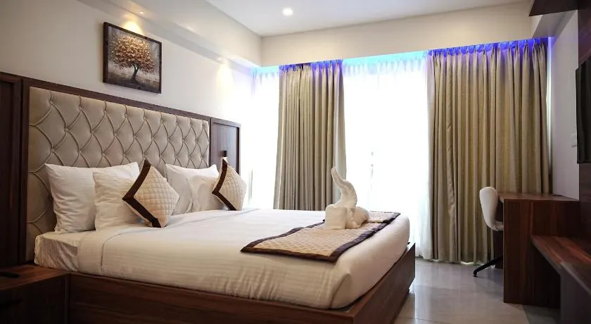 Tranquil Riverview Inn - Image 1