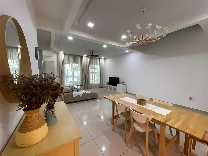 Rumah Burong - A spacious homestay in Sendayan - Image 1