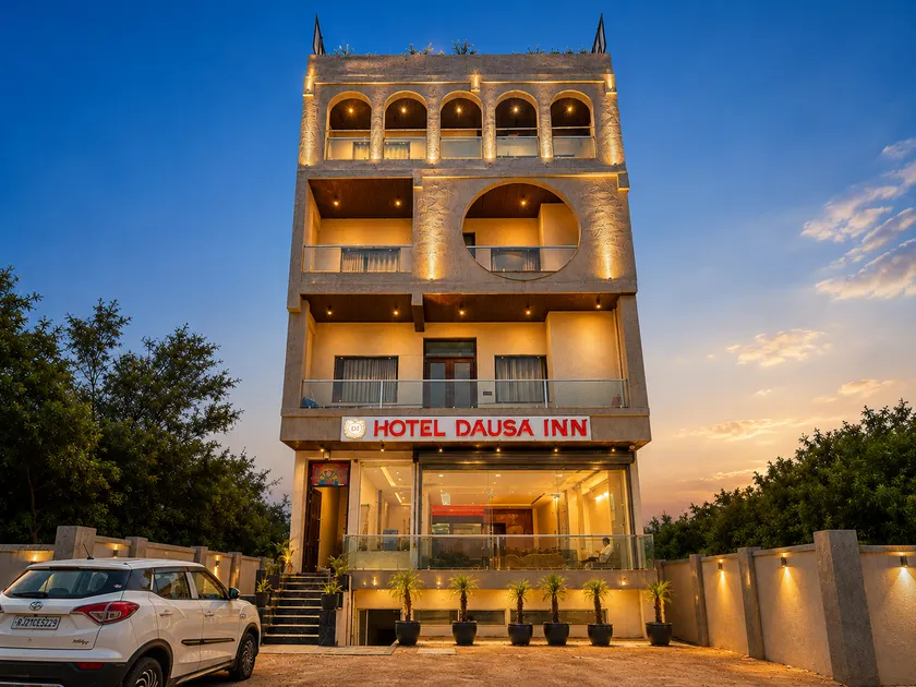 Hotel Dausa Inn - Image 1