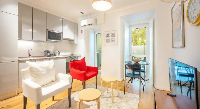 GuestReady - Glorious stay near Miradouro da Graça - Image 1