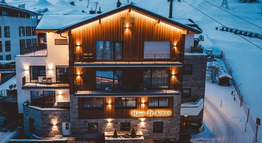 Haus St Anton - SKI IN-SKI OUT - Image 1