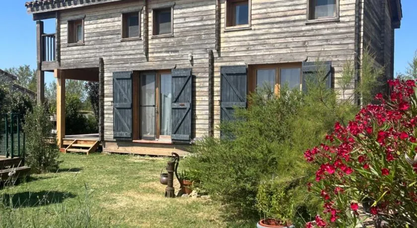 Cottage atypique avec piscine & accès au lac 6 personnes - Image 1