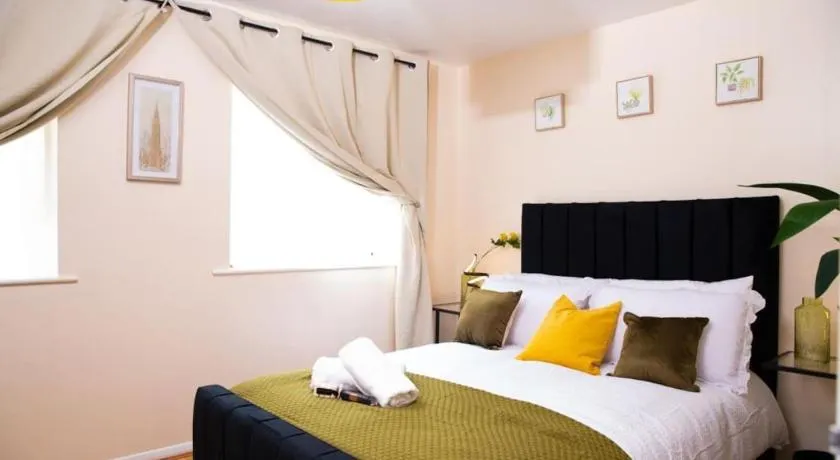 1 Bed Flat - Sleeps 4 - Parking - Wifi - Image 1
