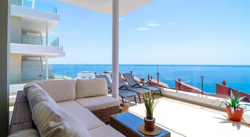 Bayview Hills Deluxe by Casasol - Image 1