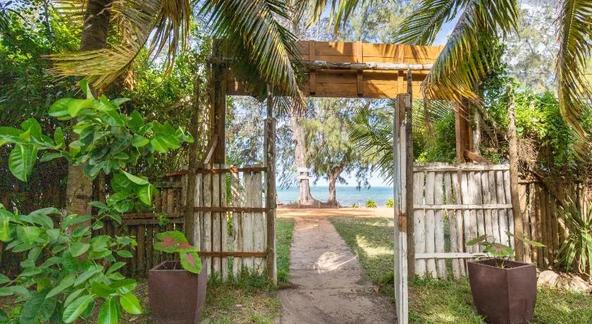 LEMON BEACH LODGE Vilankulo - Image 1