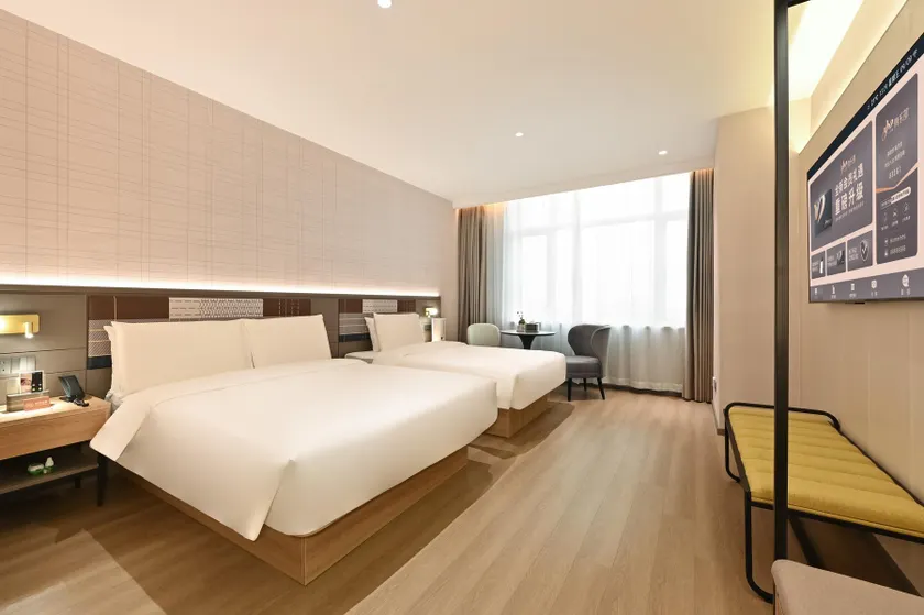 Home Inn Plus Yinchuan Lanxi Valley Business Plaza - Image 1