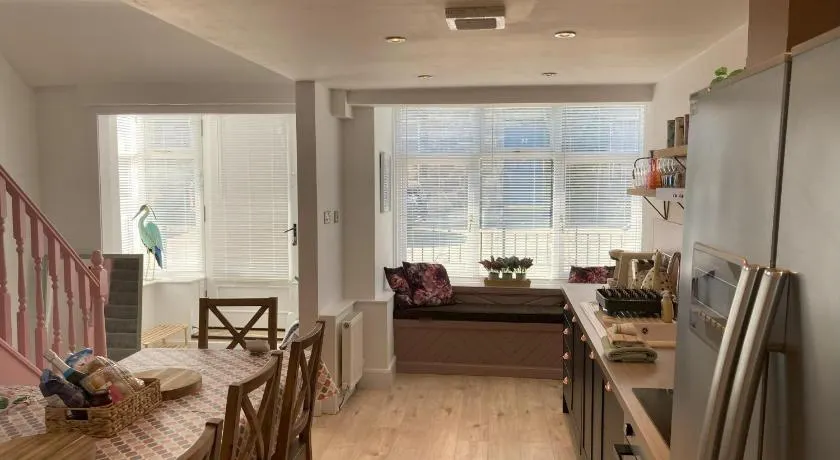 Blacksands Seaview Cottage, Aberdour - Image 1