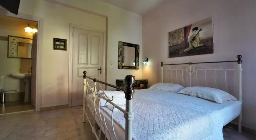 Antigoni Apartments - Image 1