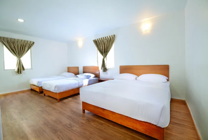 MG Hotel - Image 1