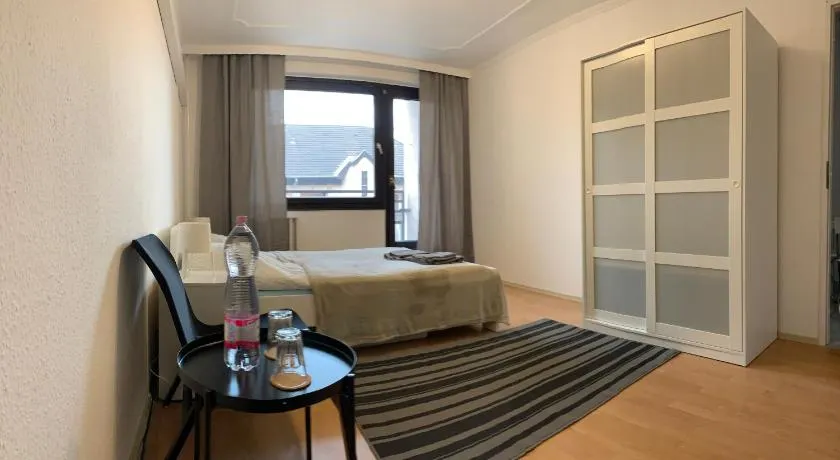 Charming Private Rooms in a Great Location - Image 1