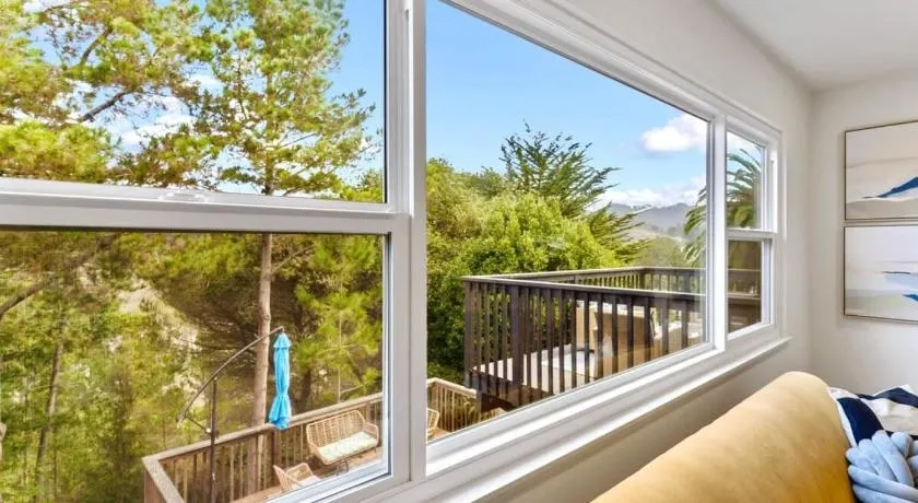Marbella Lane - Stylish 4BR w Revitalizing View - Image 1