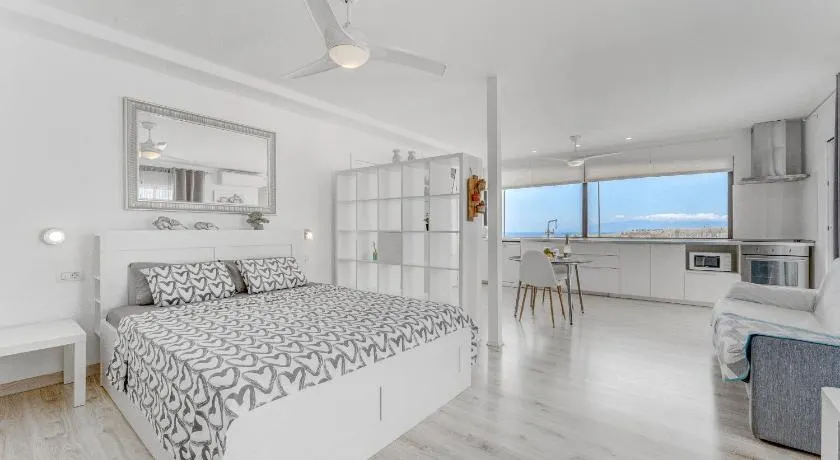 Amazing View Penthouse Studio Huge Private terrace - Image 1