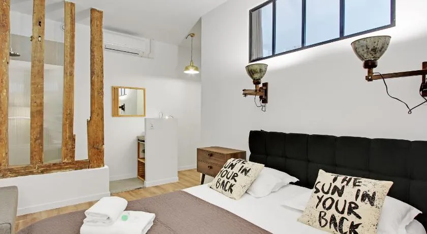 Rent a Room - Residence Meslay - Image 1
