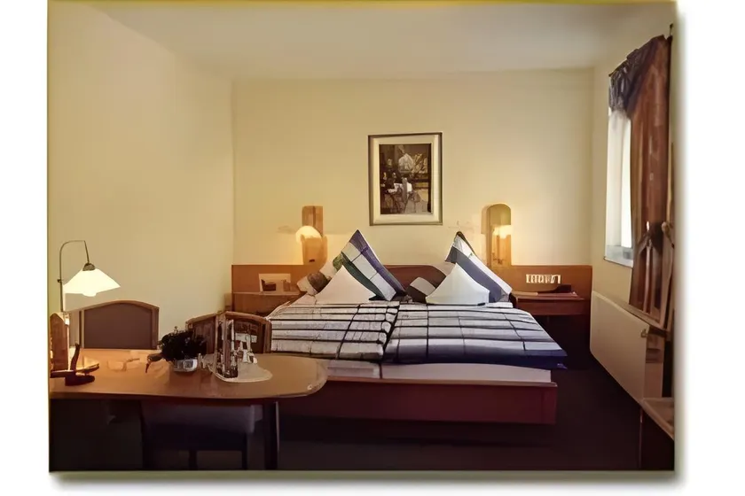 Hotel zur Krone - Image 1