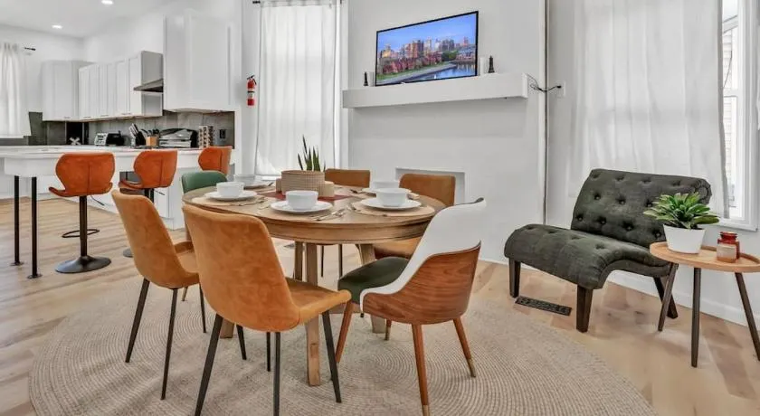 Trendy Two-Level Apartment - Image 1