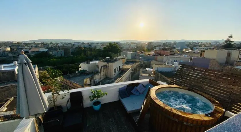 Rooftop Heated Jacuzzi Fireplace A Unique Home - Image 1