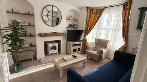 Malvern Hills House - Image 1