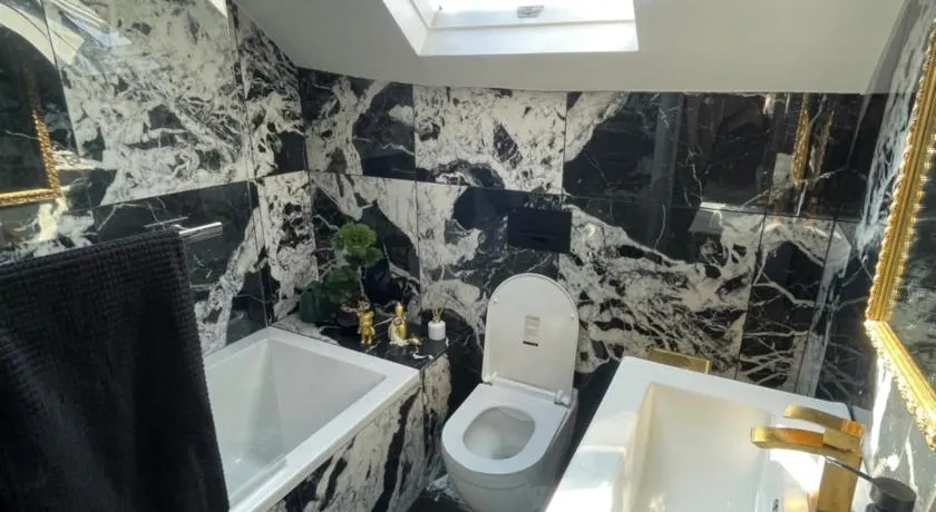Marble House - Image 1