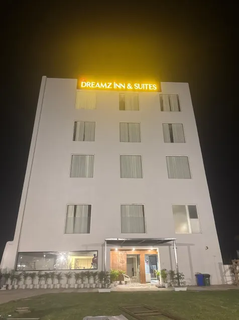 Dreamz inn & suite - Image 1