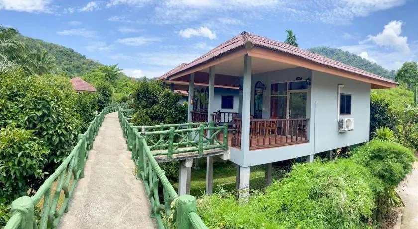 Khao Sok Jungle Huts Resort - Image 1