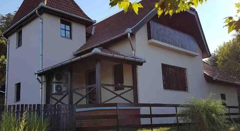 Tó úti Vendégház - Image 1