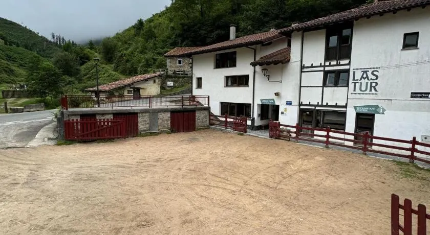 ALBERGUE DE LASTUR - Image 1
