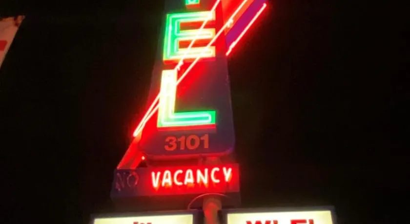 Los Feliz Hotel - Image 1