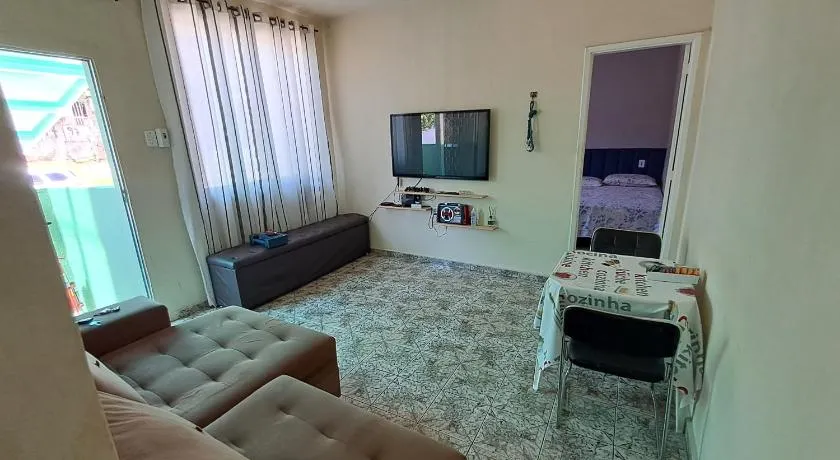 Casa com 2 Camas Queen e 1 King em Quartos Climatizados - Image 1