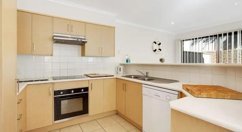 Townhouse in the heart of Port Stephens - Image 1