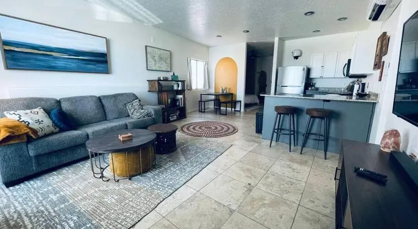 Pet Friendly! Private retreat in Nob Hill - Image 1