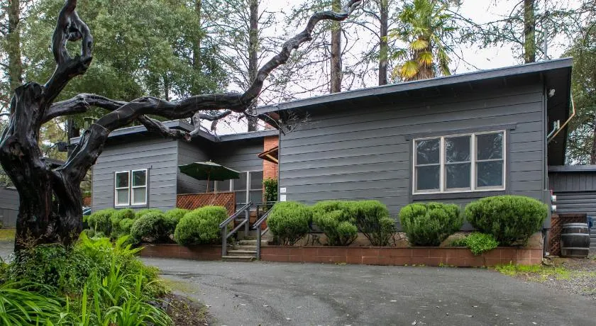 Anderson Valley Inn - Image 1