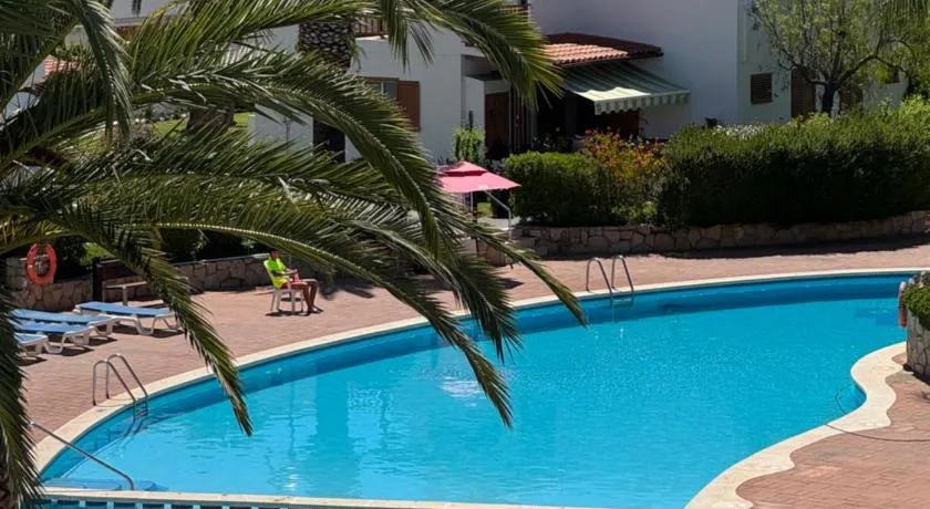 PUNTA PRIMA 2 with communal pool, beach at 100m - Image 1