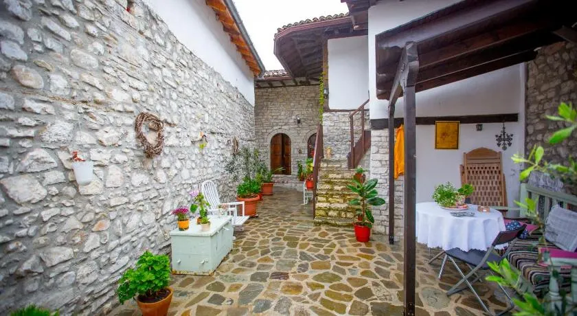 Bujtina Kodiket Guesthouse - Image 1