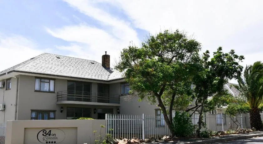 34onlincoln Guesthouse - Image 1