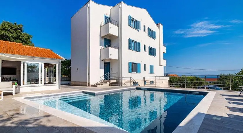 Villa Dee - Image 1