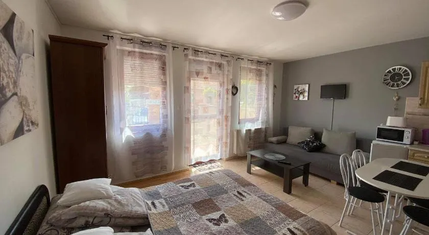 Hellasz Apartman - Image 1