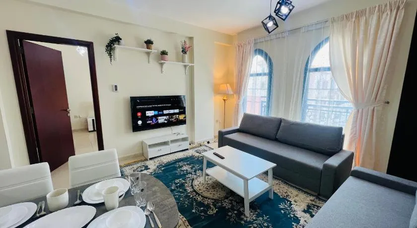 Newly furnished cozy ONE bed room Apartment 2 bathroom city view - Image 1