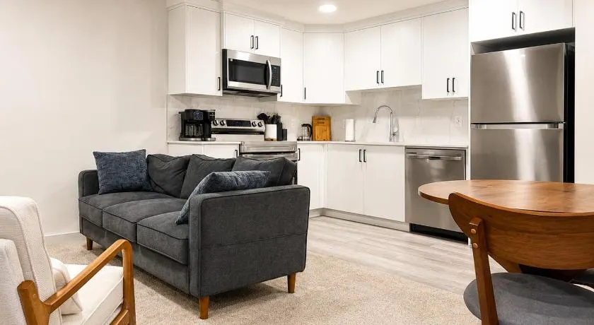 Modern 2BR Private Suite in SW Calgary - Image 1