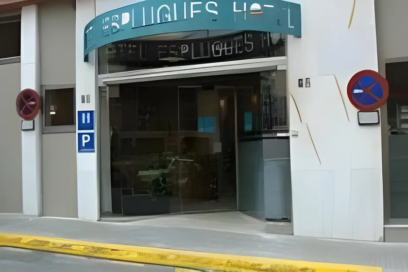 Hotel Esplugues - Image 1