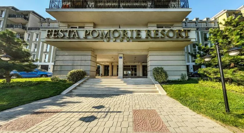 Феста Поморие първа линия - Image 1
